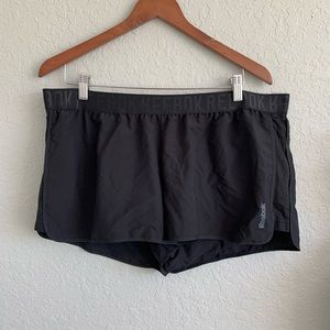 Reebok workout running shorts logo waisted